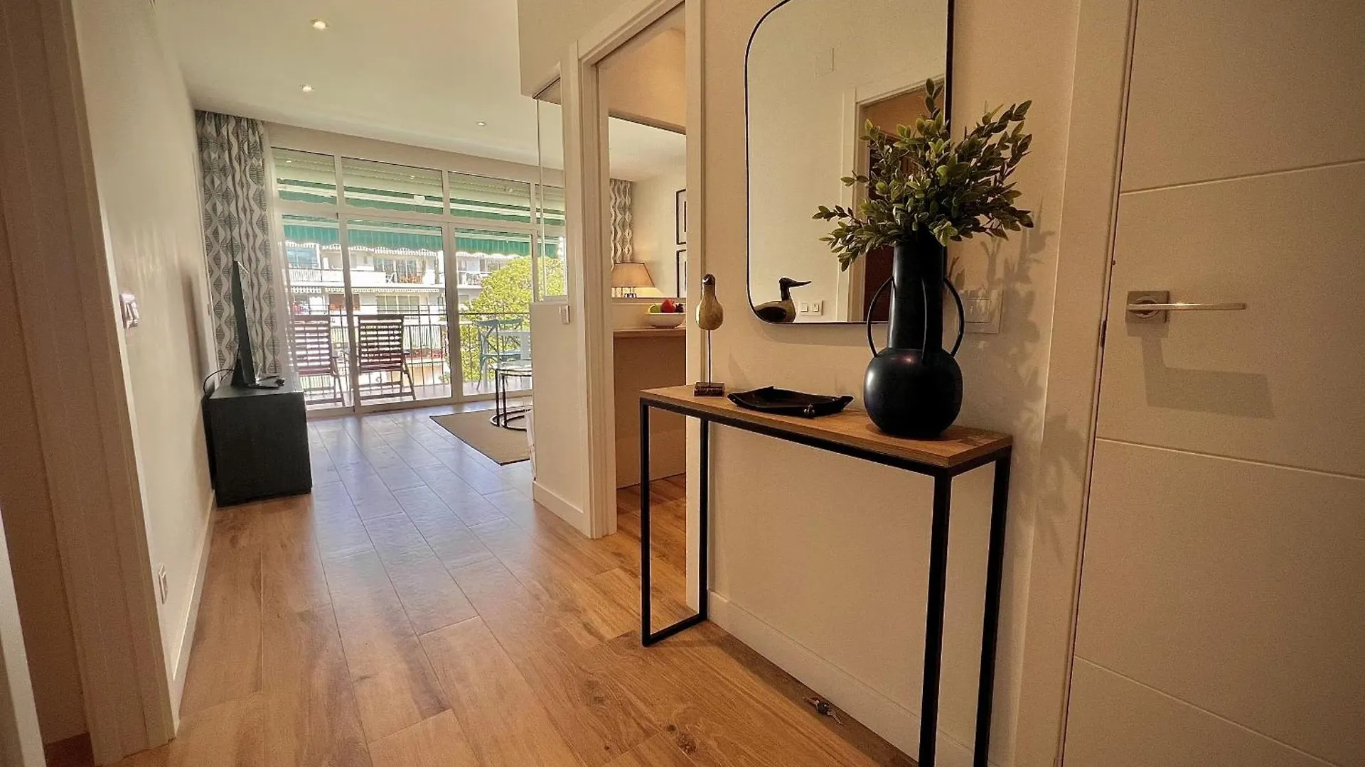 Marbella Downtown 45 With Pool By Homing Apartment